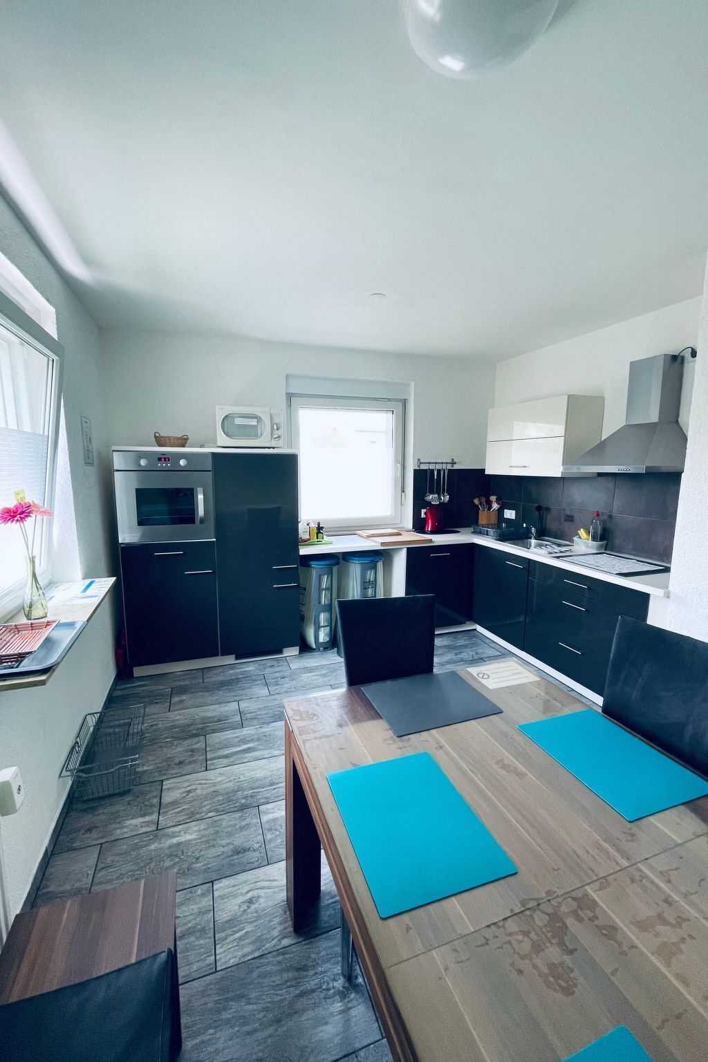 Kühlschrank, Mikrowelle, Ofen, Geschirrspüler