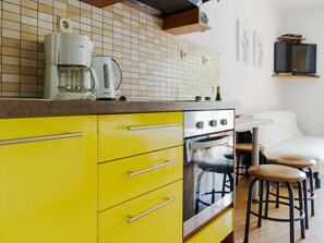 Fridge, oven, cookware/dishes/utensils - Studio mit Balkon für drei Personen by Interhome (Brela)