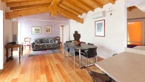 Interior - Loft in San Felice Del Benaco mit Terrasse by Interhome (San Felice del Benaco)