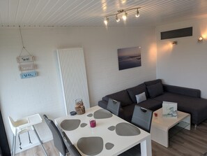 TV, DVD player - Vacation home LouJa by Interhome (Burhave)