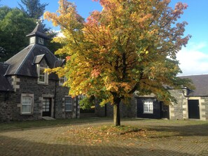 Exterior - Charmantes Ferienhaus in Tweedsmuir mit Garten und Grill by Interhome (Tweedsmuir)