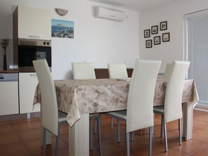 Dining - Wohnung Ania 1 by Interhome (Primošten)