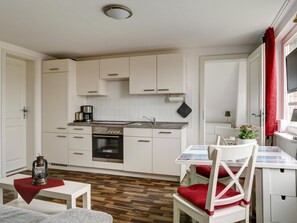 Fridge, oven, cookware/dishes/utensils - Wohnung für sechs Personen im Dachgeschoss by Interhome (Gingst)
