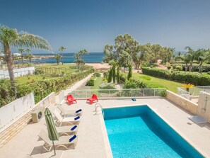 Pool - Schöne Villa direkt am Meer by Interhome (Paralimni)