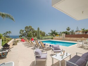 Pool - Schöne Villa direkt am Meer by Interhome (Paralimni)