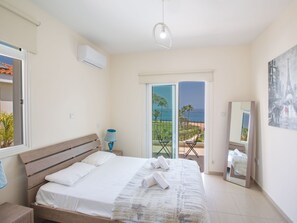 4 bedrooms, Internet - Schöne Villa direkt am Meer by Interhome (Paralimni)