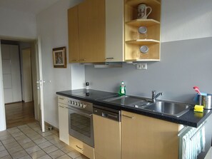 Fridge, microwave, oven, dishwasher - Großzügige Wohnung mit Terrasse und Rheintalblick by Interhome (Linz,)