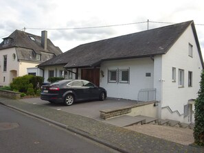 Exterior - Großzügige Wohnung mit Terrasse und Rheintalblick by Interhome (Linz,)