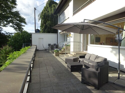 Großzügige Wohnung mit Terrasse und Rheintalblick by Interhome