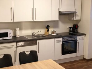 Fridge, microwave, oven, dishwasher - "Heidelerche" direkt am Stausee by Interhome (Friesoythe)