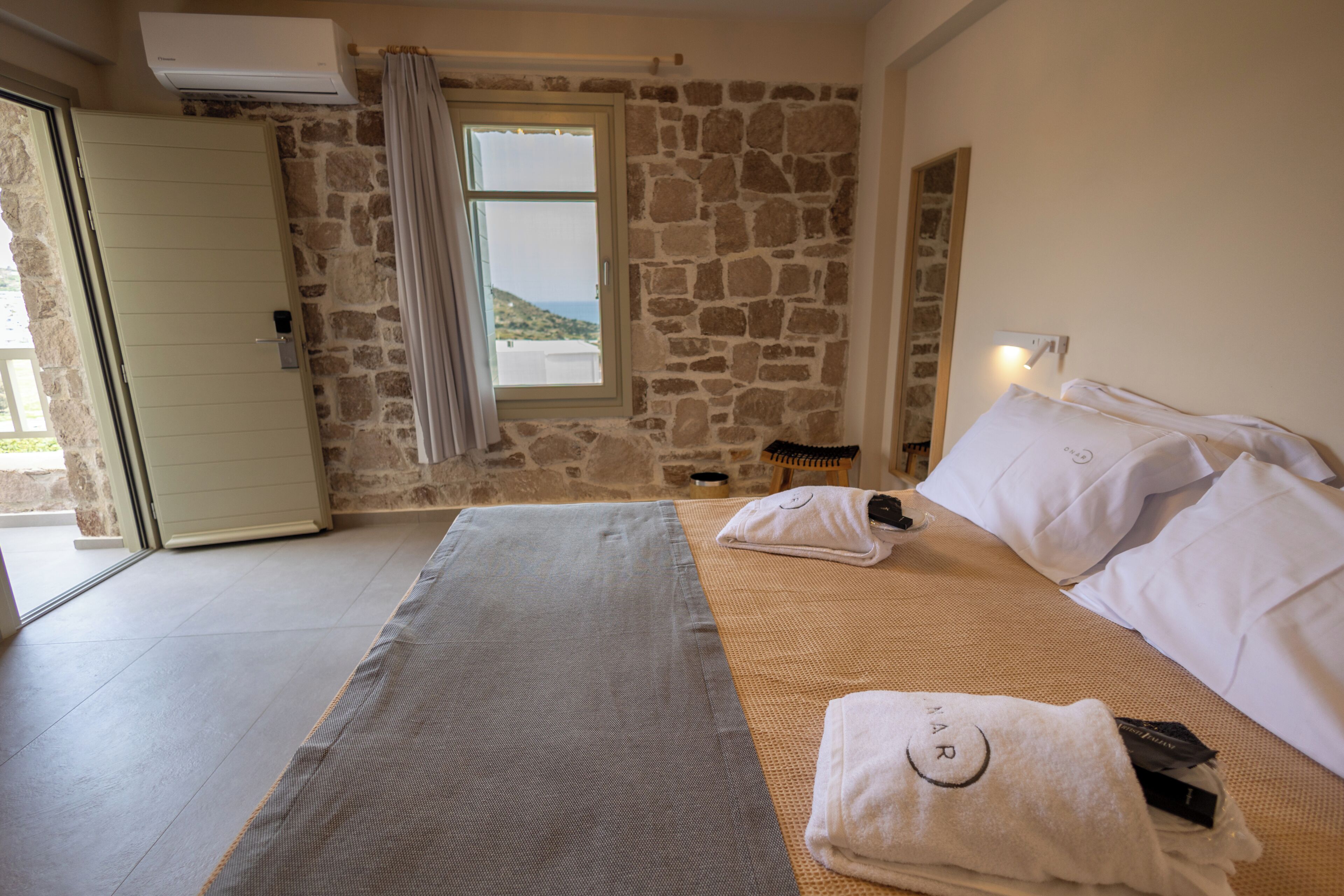 Hypo-allergenic bedding, in-room safe, blackout curtains, soundproofing