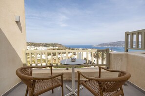 Property grounds - Onar Hotel Kimolos (Kimolos)