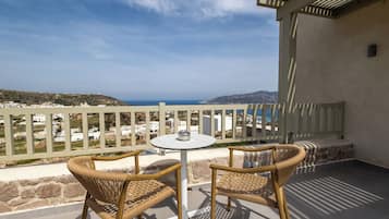 Quarto casal, 1 cama Queen, sacada, vista para o mar | Área da propriedade