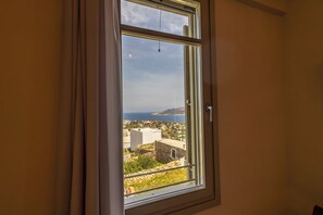 Double Room, 1 Queen Bed, Balcony, Sea View | Interior - Onar Hotel Kimolos (Kimolos)