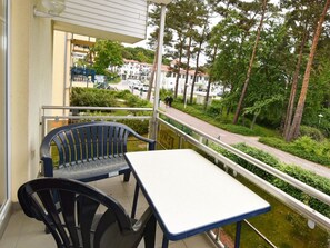 Outdoor dining - in Ostseebad Baabe by Interhome (Baabe)