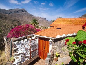 Exterior - in El Risco mit Garten, Terrasse und Grill by Interhome (Agaete)