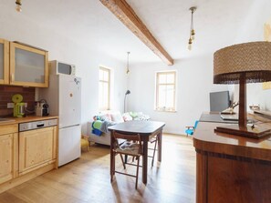 Interior - Komfortable Ferienwohnung in Paulinzella mit Großem Garten by Interhome (Königsee)