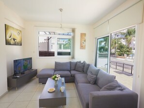 TV, DVD player - Hübsche Villa mit 3 Schlafzimmern und privatem Pool by Interhome (Protaras)