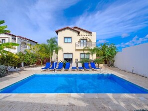 Pool - Protaras Ferienvilla AV6 by Interhome (Protaras)