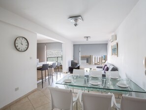 Dining - Schöne Wohnung am Meer by Interhome (Protaras)