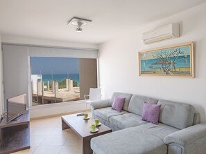 TV, DVD player - Schöne Wohnung am Meer by Interhome (Protaras)