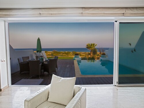 Geräumige Ferienvilla mit atemberaubendem Ausblick by Interhome