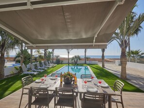 Outdoor dining - Moderne, geräumige Ferienvilla by Interhome (Ayia Napa)