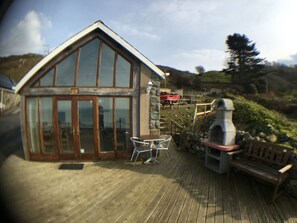 Outdoor dining - Ferien Scheune mit Blick auf das Meer und den Strand by Interhome (Barmouth)