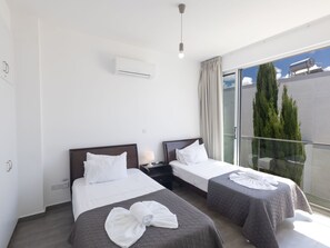 Internet - Greco Villa CCV4. 5-Schlafzimmer-Villa mit privatem Pool in Protaras Zentrum by Interhome (Protaras)