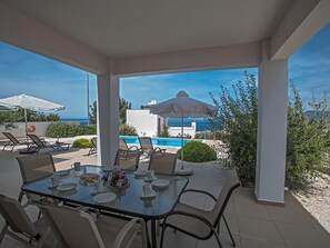 Outdoor dining - Latchi Ferienvilla EV26 by Interhome (Agios Georgios Pegeias)