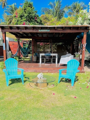 Outdoor dining - Perfect beach escape! Just yards away from the beach, pool, BBQ and near casinos (Rio Grande)