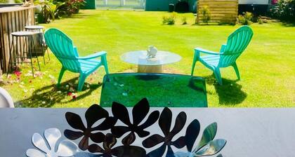 Perfect beach escape! This charming cottage, puts the ocean a short stroll away.