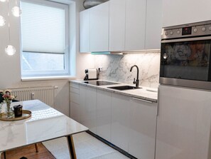Fridge, oven, dishwasher, cookware/dishes/utensils - Schule Altes Land by Interhome (Jork)