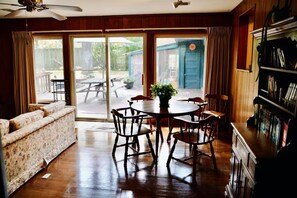 Interior - A quaint and peaceful home - perfect for a family getaway close to everything! (Sherwood)