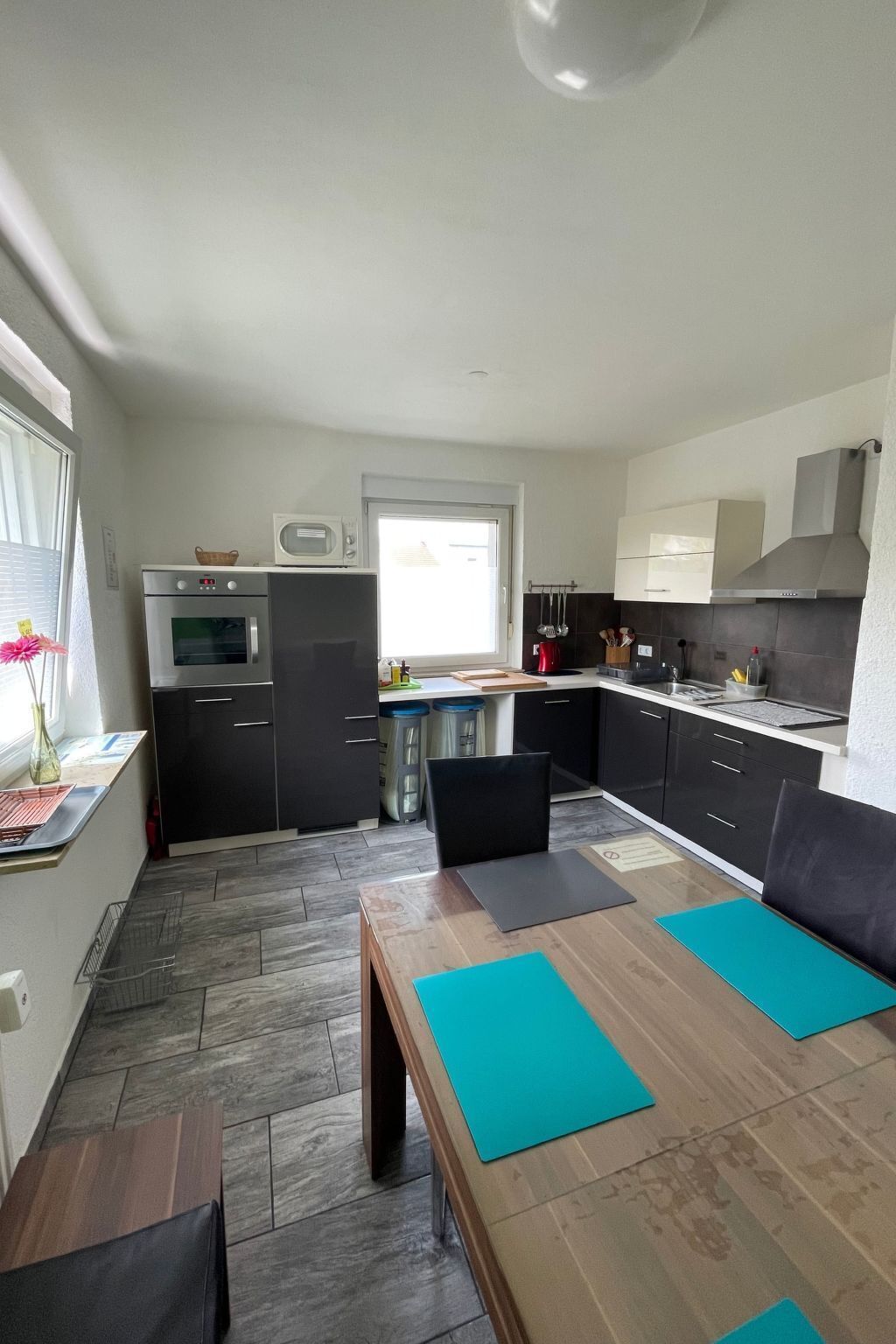 Kühlschrank, Mikrowelle, Ofen, Geschirrspüler