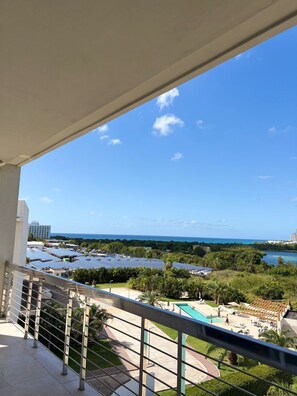Property grounds - Breathtaking View at Blue Marine Residence (Lowlands)