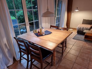 Interior - Urlaub auf dem Reithof mit Klavier by Interhome (Großefehn)