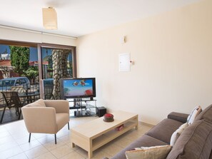 TV, DVD player - Gemütliche Wohnung in der Nähe des Nissi Beach by Interhome (Ayia Napa)