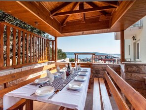 Outdoor dining - Villa "Villa Katy" mit Garten, Grill und Terrasse by Interhome (Marina)