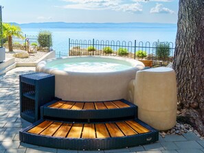 Terrace/patio - mit Whirlpool by Interhome (Brela)