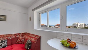 Living area - Schöne Ferienwohnung mit Stadtblick by Interhome (Makarska)