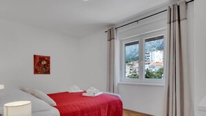 Room - Schöne Ferienwohnung mit Stadtblick by Interhome (Makarska)