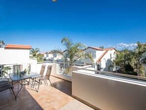Outdoor dining - 2-Schlafzimmer-Wohnung in Pernera by Interhome (Agios Georgios Pegeias)