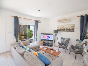TV, DVD player - Protaras Villa mit Pool am Strand der Fig Tree Bay by Interhome (Protaras)