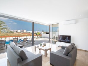 TV - Neue 3-Schlafzimmer-Villa mit Pool in Protaras by Interhome (Paralimni)