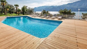 Pool - Studio mit Seeblick, BBQ und Gemeinschaftspool by Interhome (Malcesine)