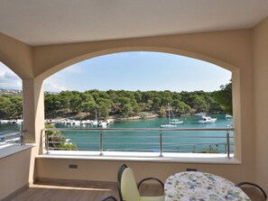 Terrace - Aurea 5 Modernes Apartment direkt am Meer by Interhome (Primošten)