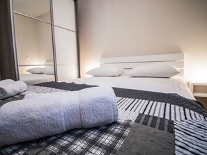 Internet - Aurea 5 Modernes Apartment direkt am Meer by Interhome (Primošten)