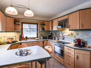 Fridge, microwave, oven, dishwasher - Jasmund by Interhome (Sassnitz)