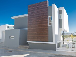 Exterior - Atemberaubende Villa Olivine mit Meerblick by Interhome (Protaras)